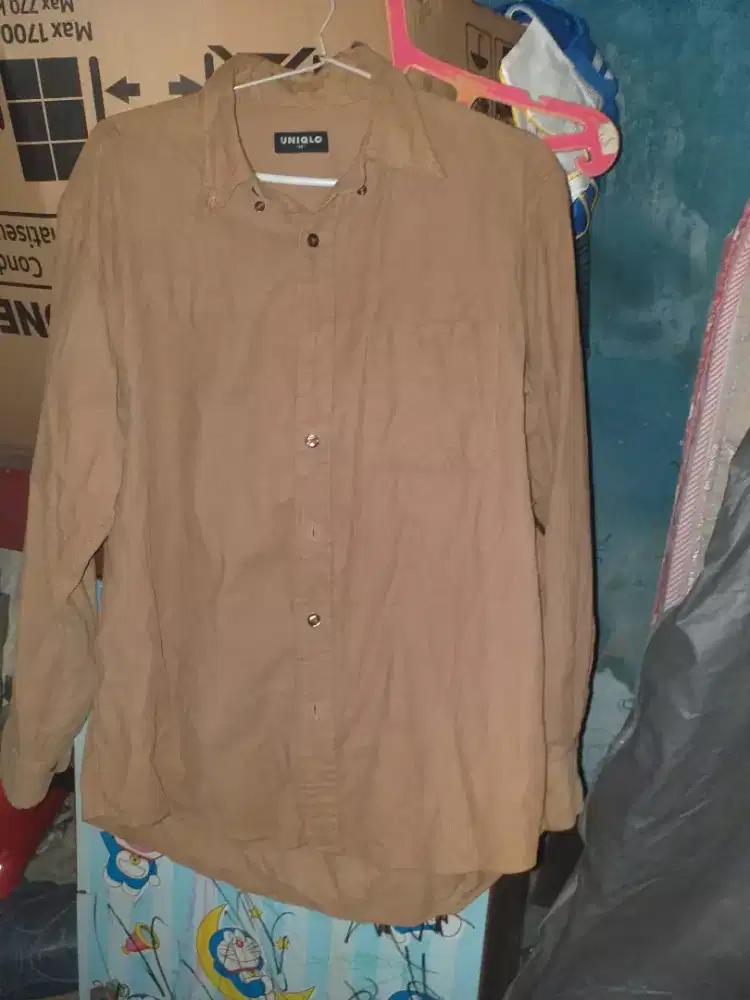 Kemeja lengan panjang polos Uniqlo