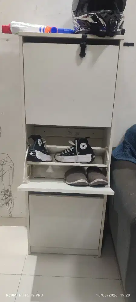 Rak sepatu ikea