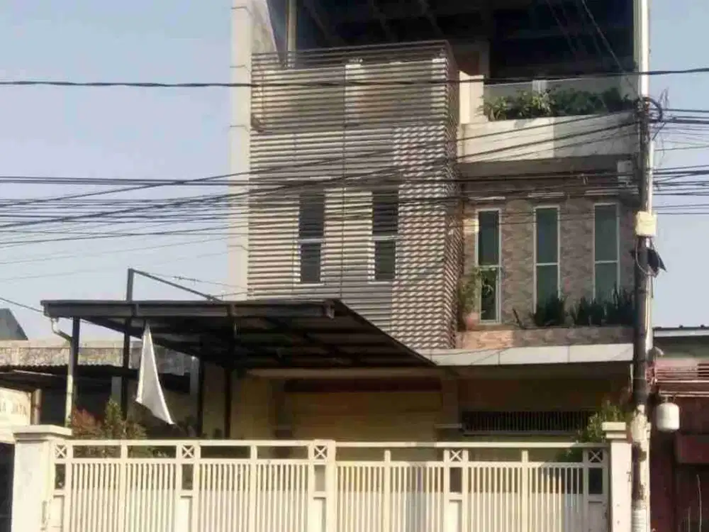BANGUNAN KANTOR 2 LANTAI DI JALAN UTAMA JUAL CEPAT