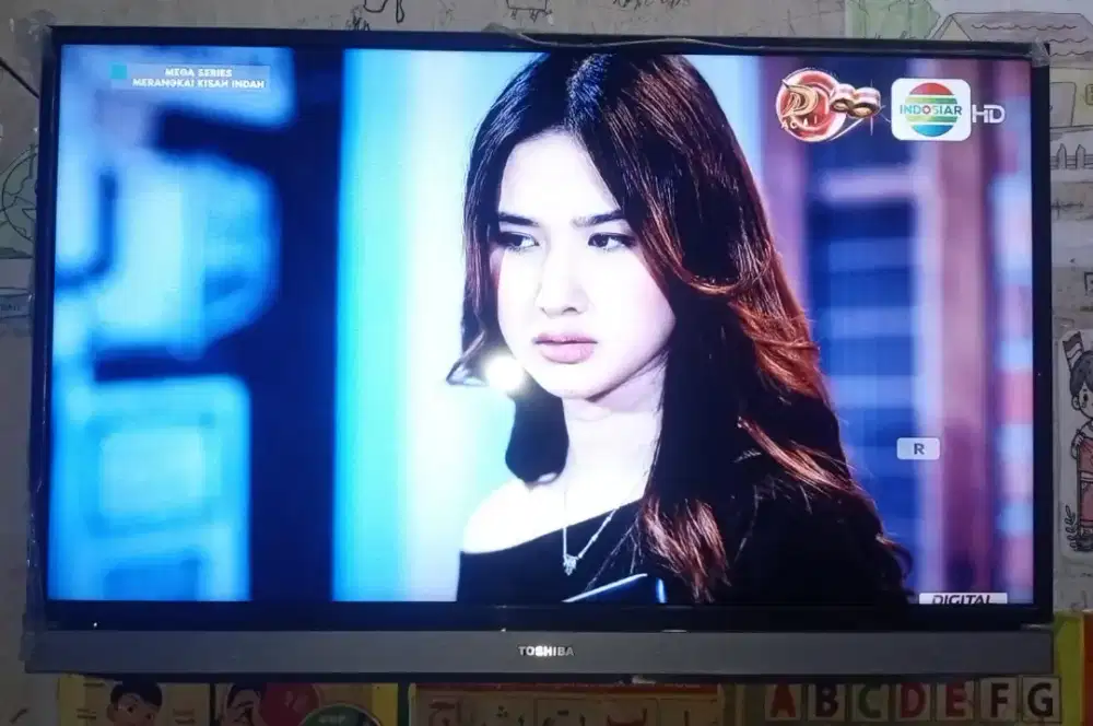 TV LED TOSHIBA 40 INCH ANALOG + STB LENGKAP