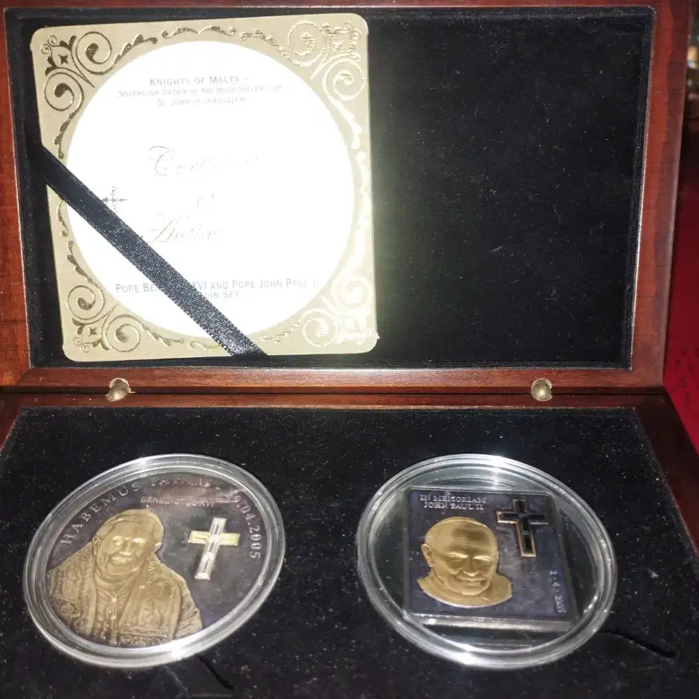 Koin peringatan paus Vatikan silver 99,99 dan emas gold