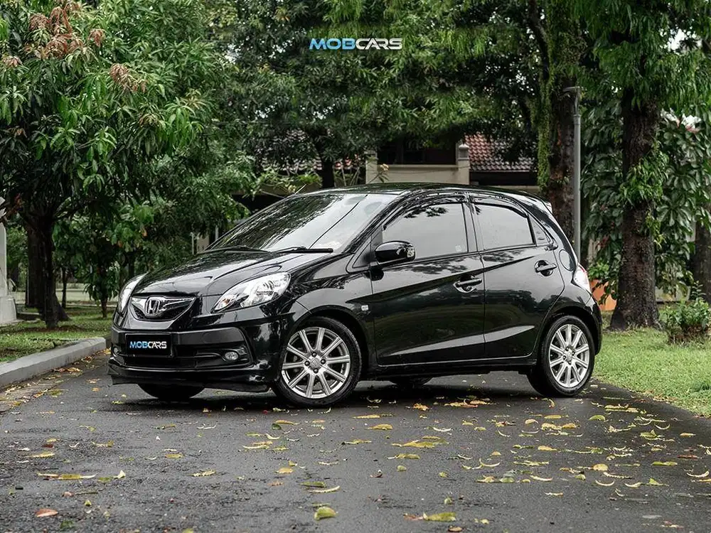 ANGSURAN 2 JUTAAN BRIO SATYA E  1.2 MT 2016 HITAM FULL BENEFIT
