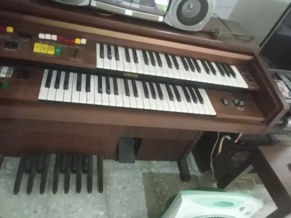 Alat musik elekton piano
