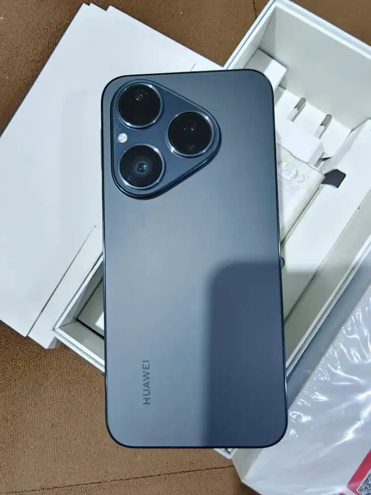Huawei pura 80 12/256 like new