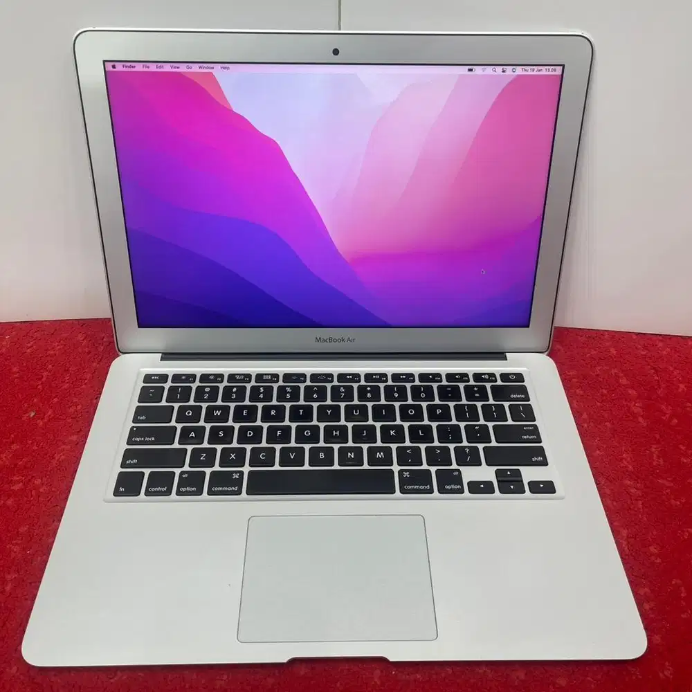 Macbook Air 13 inch, 2017 MQD32