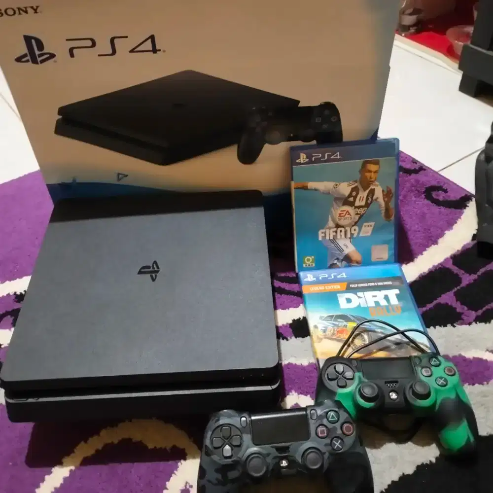 PS 4  slim 1 TB 22