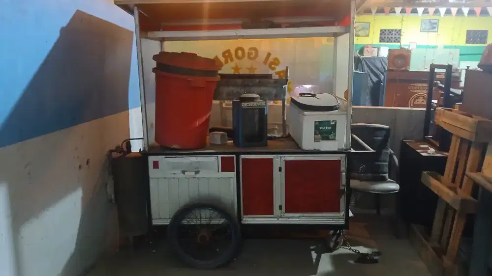 Gerobak ex nasgor siapa cepat dia dapat