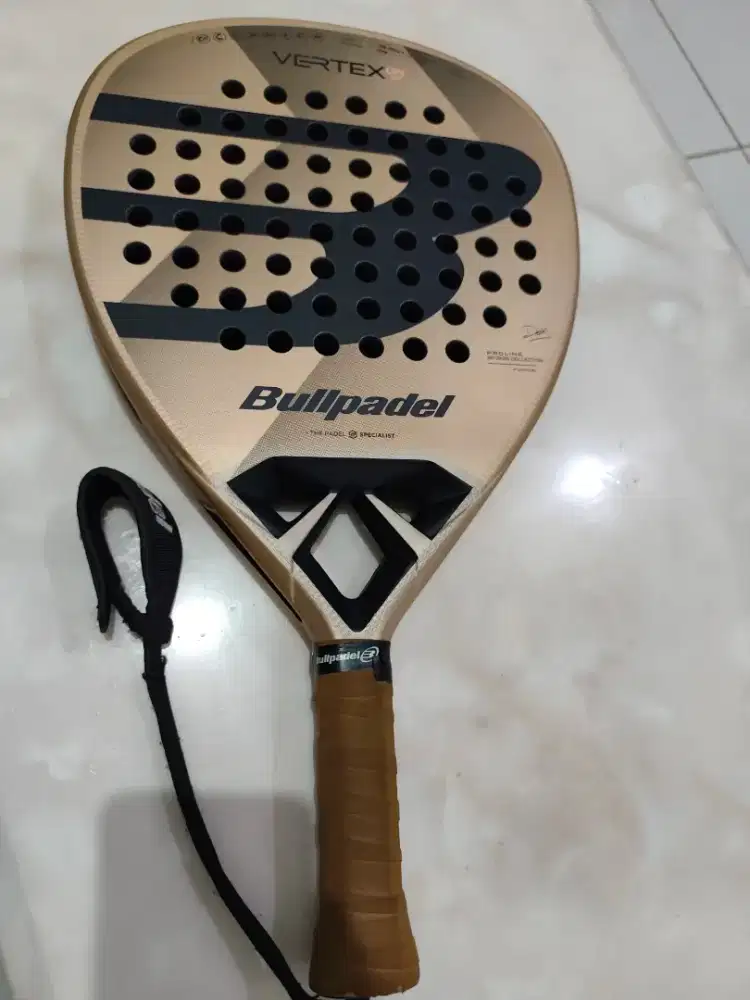 For Sale Padel Bullpadel Vertex 04 Like New Banget,ex girl jarang pake