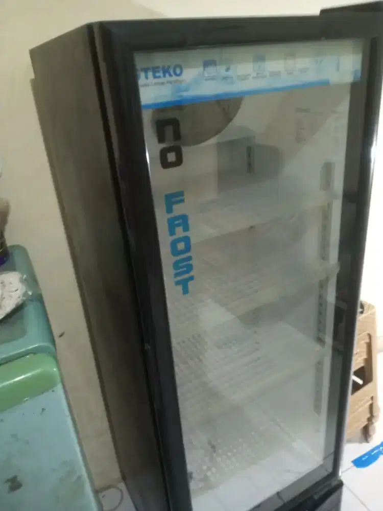 Jual showcase bekas