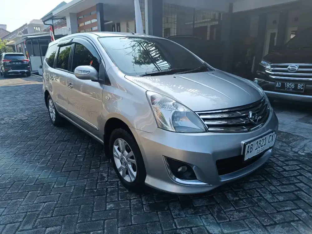 Dijual Grand livina XV matic 2013