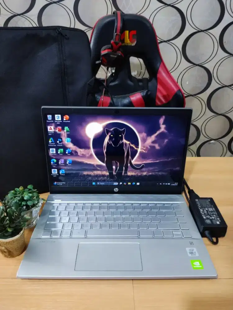 Laptop HP 14 F21 NVIDIA Core i7 RAM 8Gb SSD 512Gb SLIM DUAL VGA