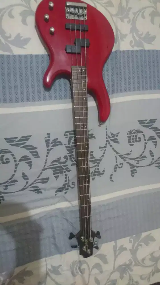 Dijual gitar bass original pabrikan