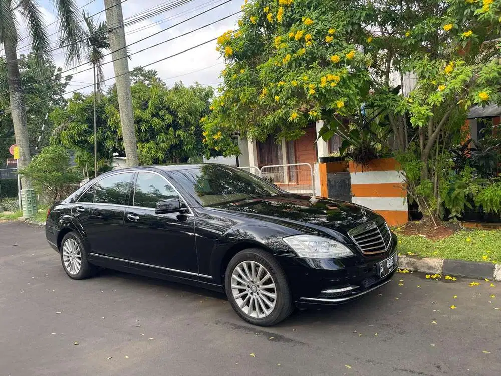 Mercedes-Benz S300 2011 Bensin