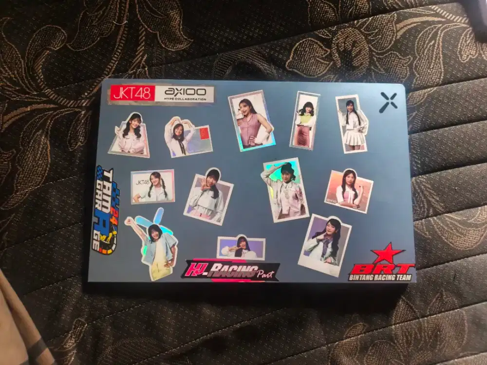 Laptop Axio hype 5 AMD X5-2 8/ 256