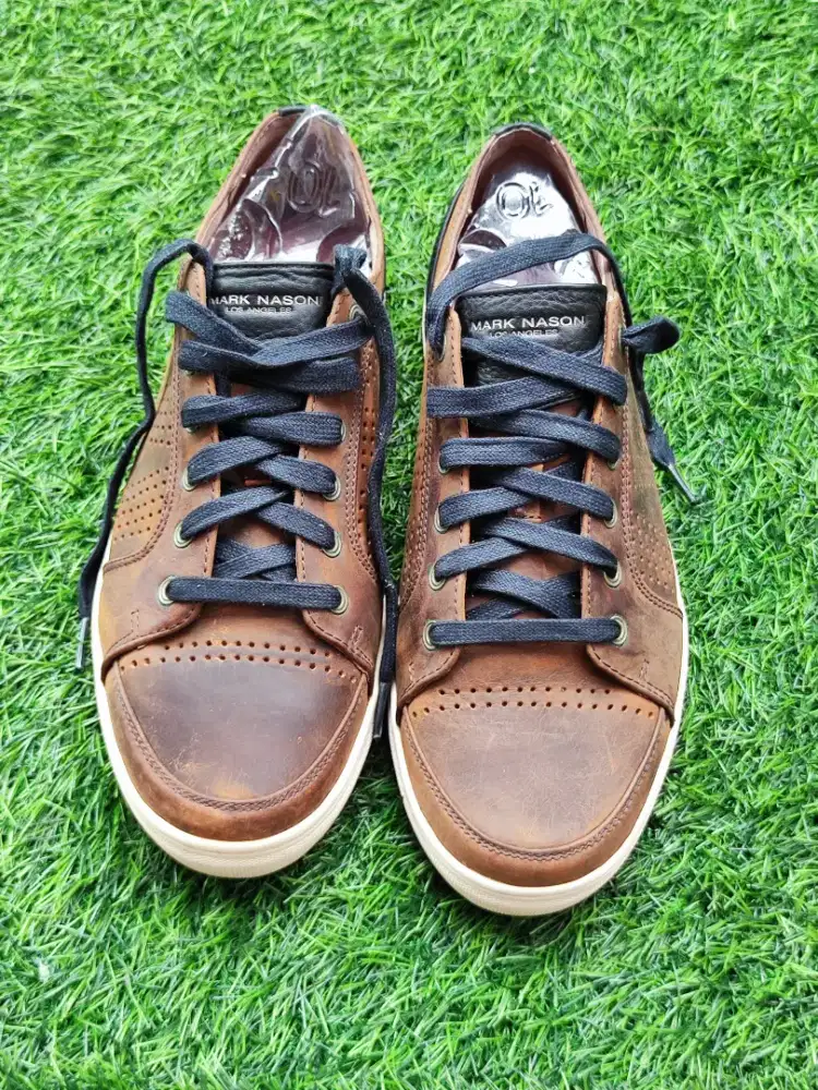 SEPATU PRIA SKECHERS LOS ANGELES
(Mark Nason)