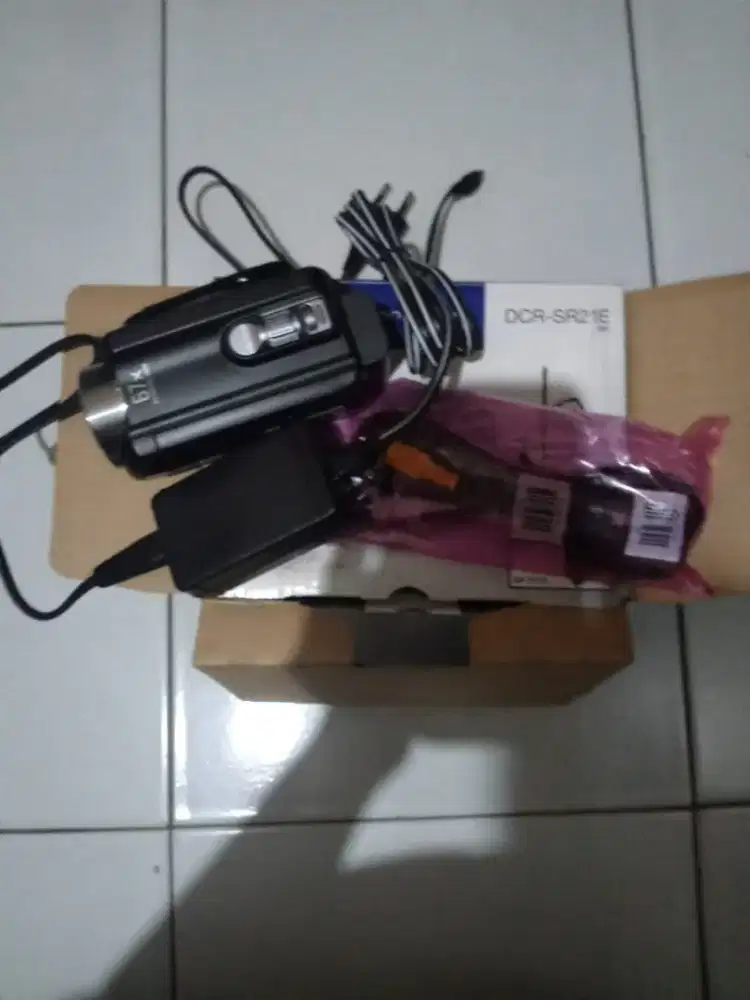 Dijual Handycam SONY DCR-SR21E lengkap dus dll