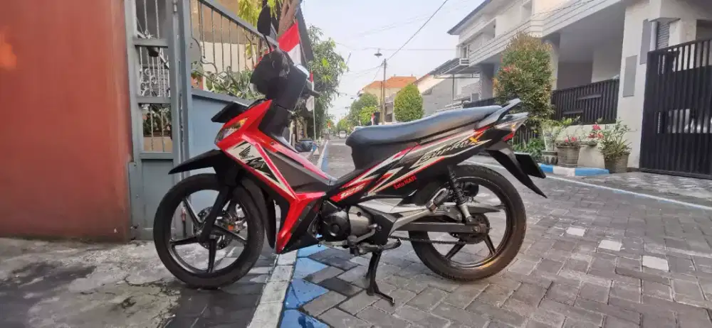 Honda Supra X 125 CW FI tahun 2014 double cakram istimewa