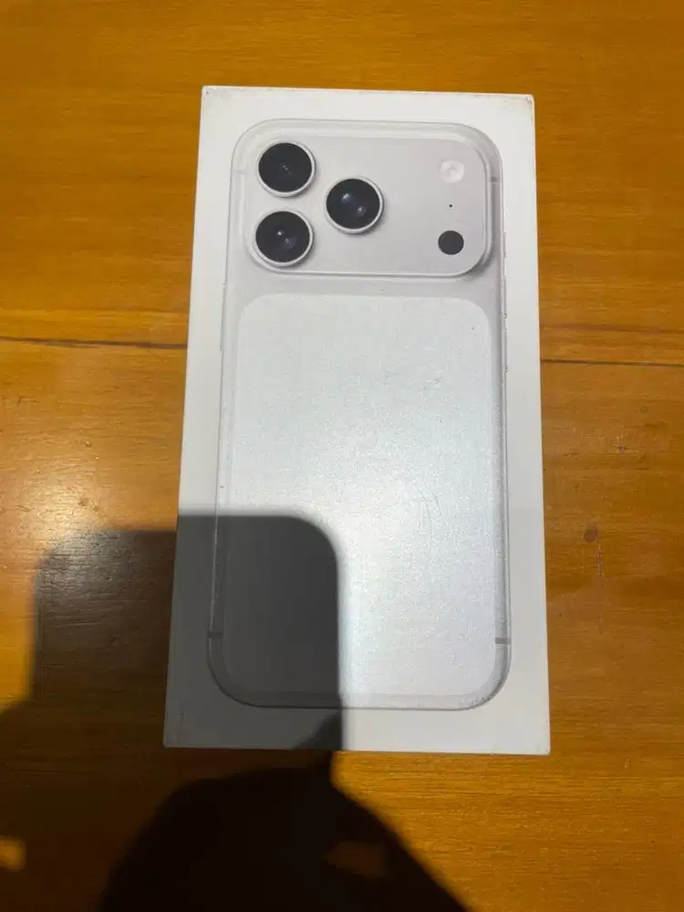 iPhone 17 pro Silver 256GB BNiB new iBox