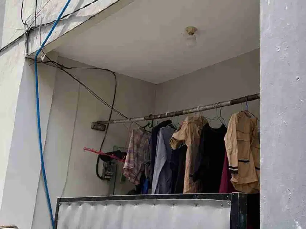 DIJUAL – Rumah 3 Lantai + Passive Income Dekat Atrium Senen