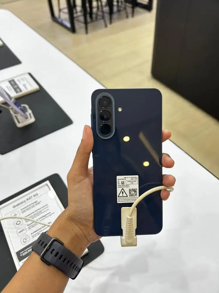 Samsung A57 8/256gb