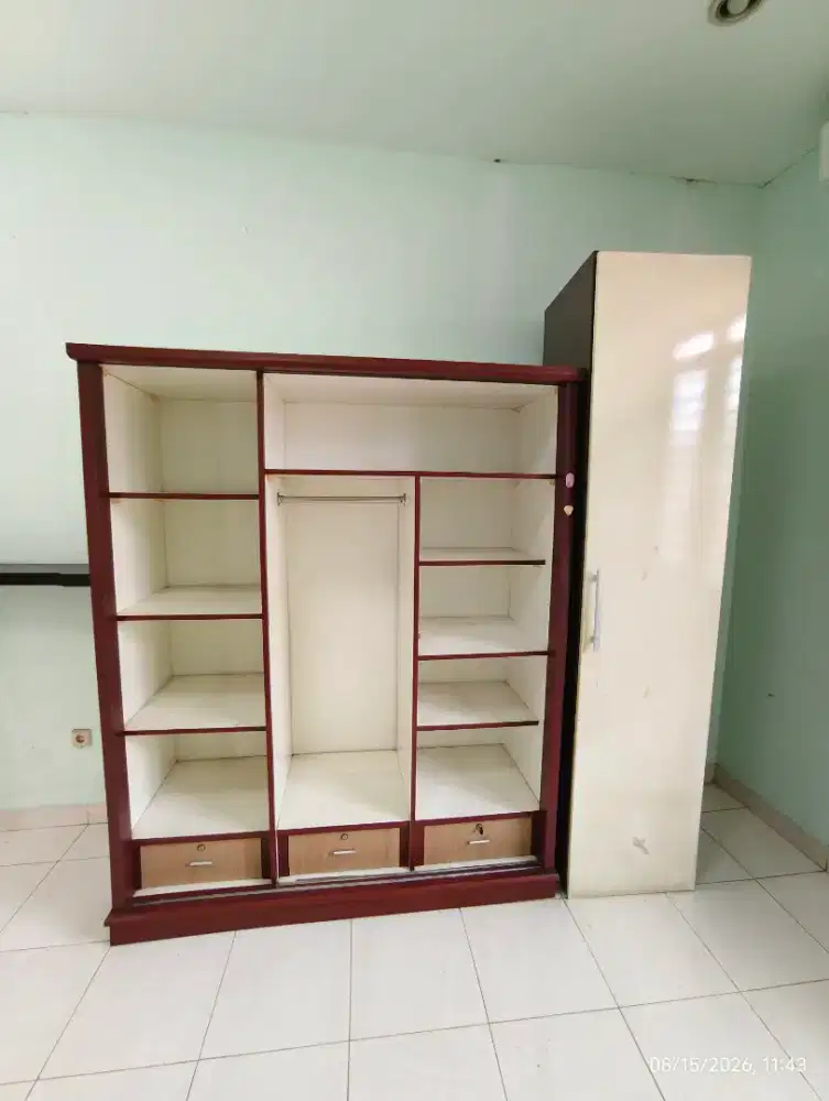 dijual lemari pakaian bahannya kokoh bagus banget