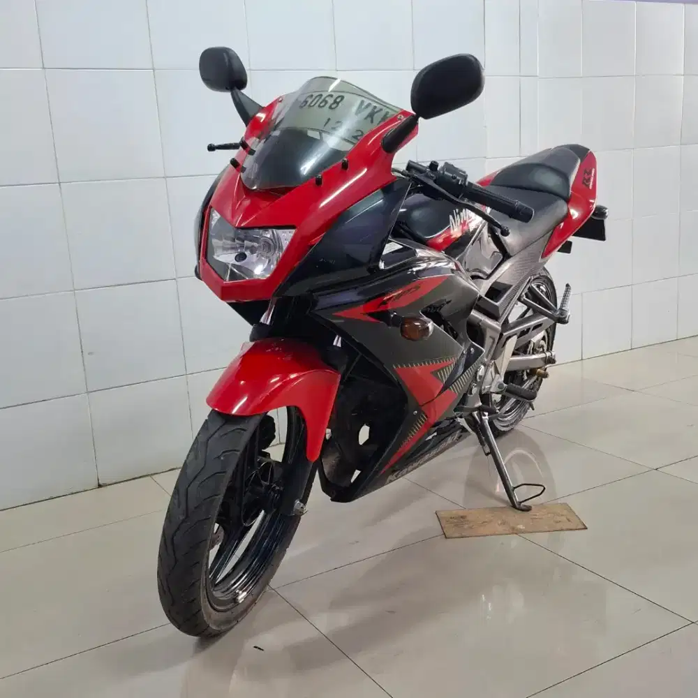 Kawasaki ninja 150RR 2014