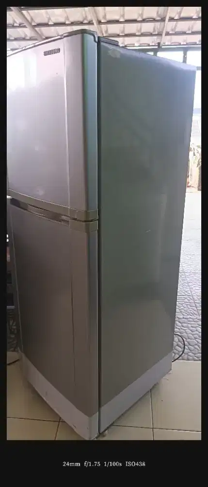 Kulkas dan kasur
