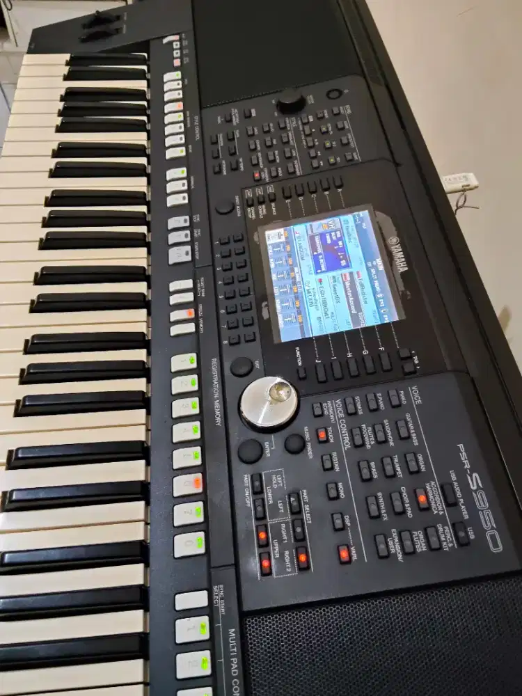 Keyboard Yamaha PSR S950 [Like New]