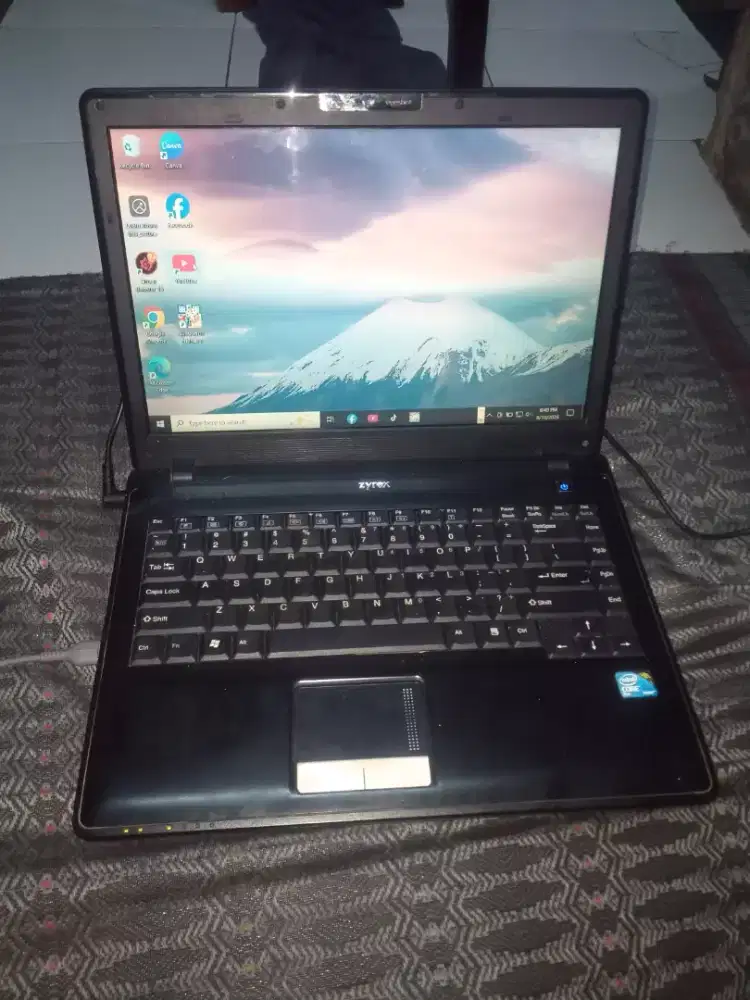Laptop Zyrex ram 4 HDD 233