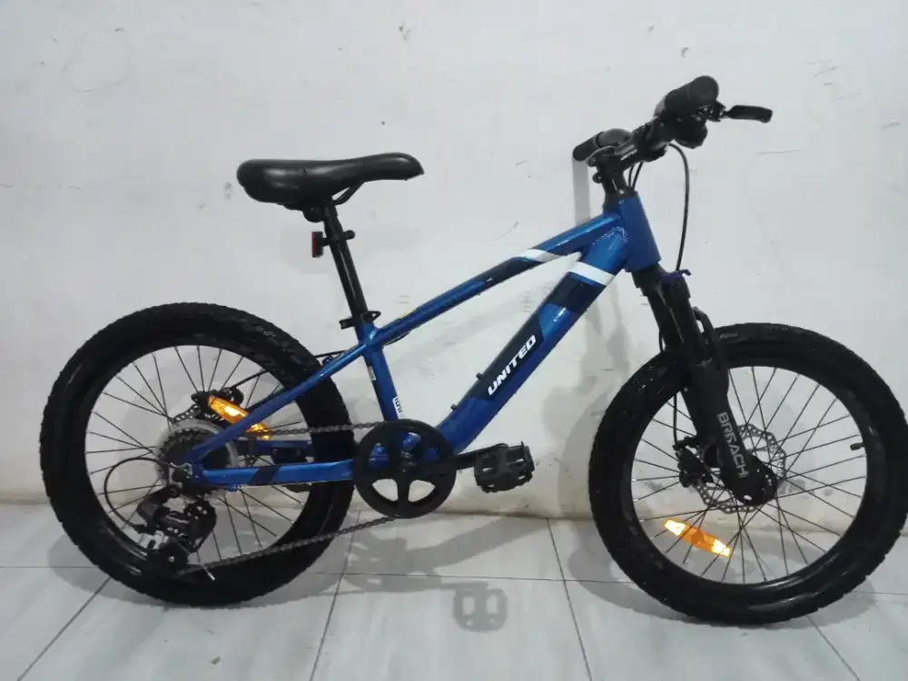 Sepeda gunung united UK 20 frem Aloy speed Shimano rem hidrolik