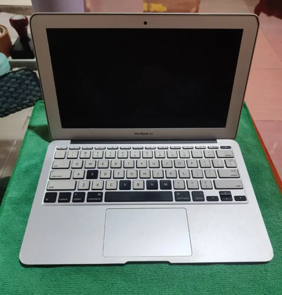 MacBook 11 thn 2015