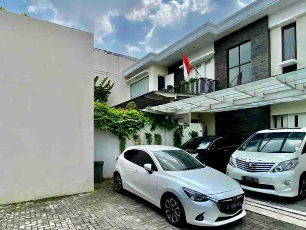 Rumah Taman Dalam Private Townhouse DurenTiga Jakarta Selatan
