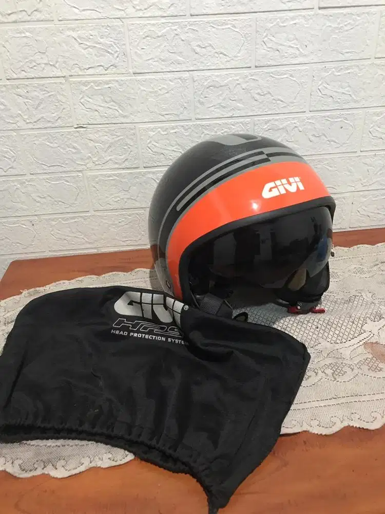 Helm Givi clasik ori