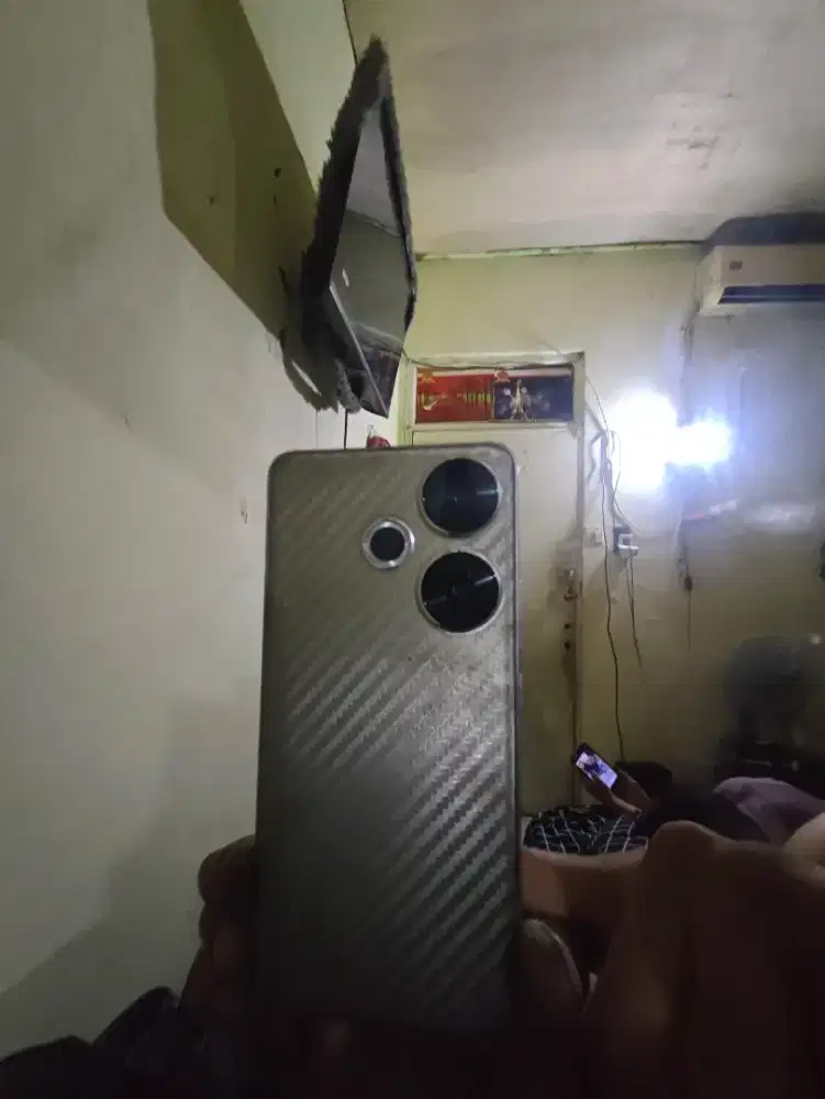 Poco F6 12/512 gb