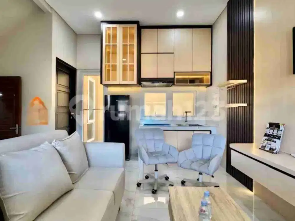 Rumah Cantik Strategis di Limo Dekat Jln Meruyung, Toll Limo, Puskesmas Cinere, Stasiun Depok, Living Plaza, Kubah Mas