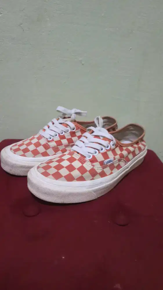 Vans authentic checkerboard orange ukuran 39