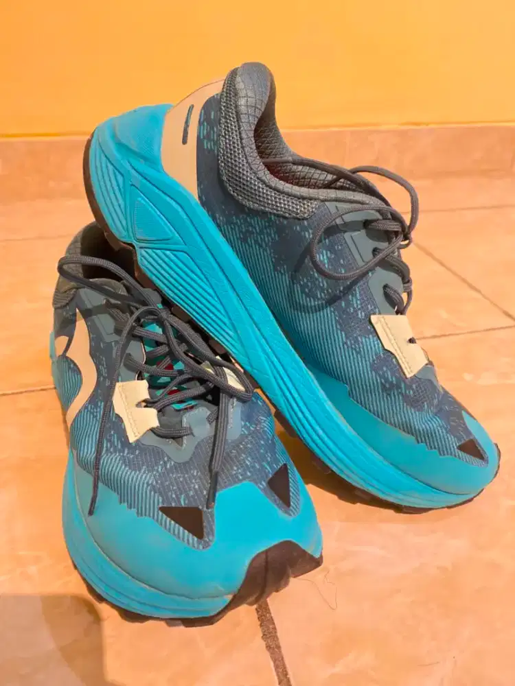 Sepatu Ortuseight Rinjani berwarna Azure/Prussian Blue