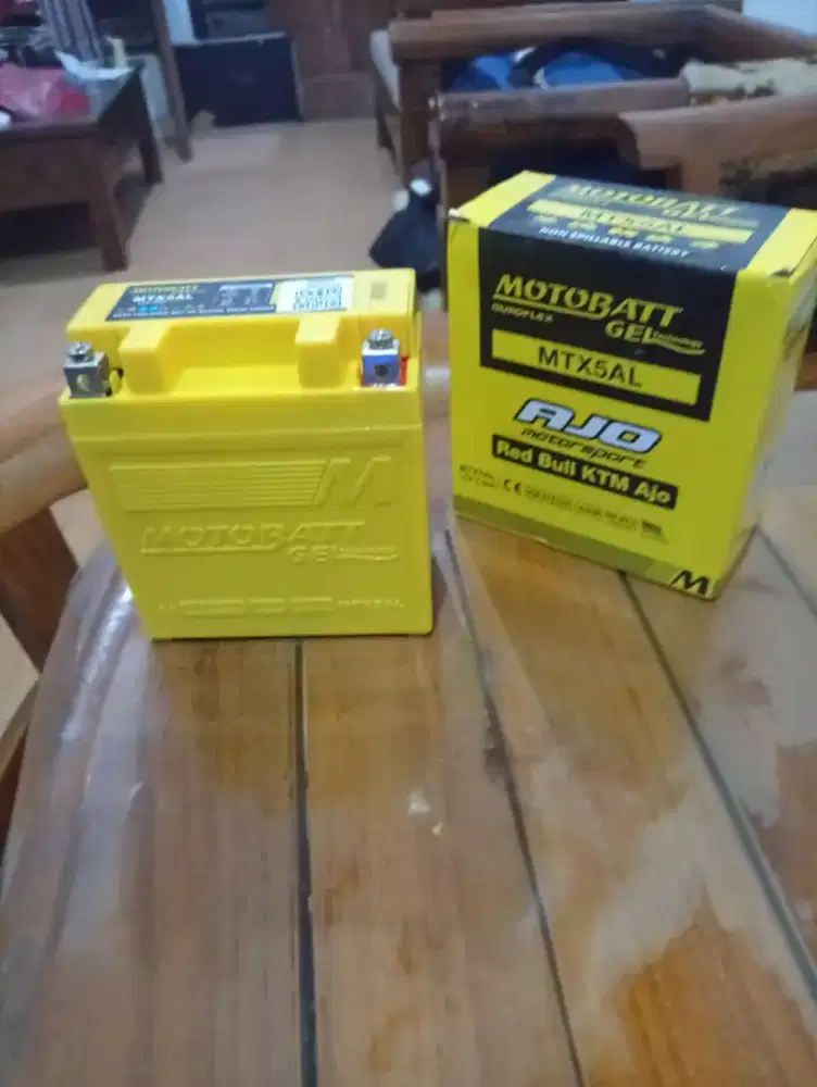 Aki kering motobat 12 volt 5 ampere