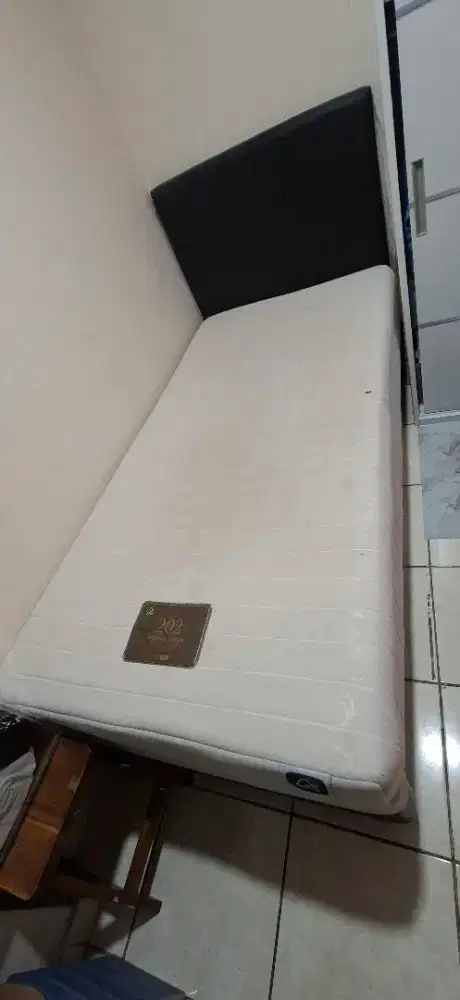 Di jual springbed bekas