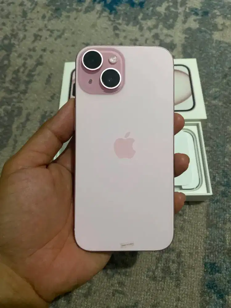 Iphone 15 basic 128gb warna Pink ex Ibox like new
