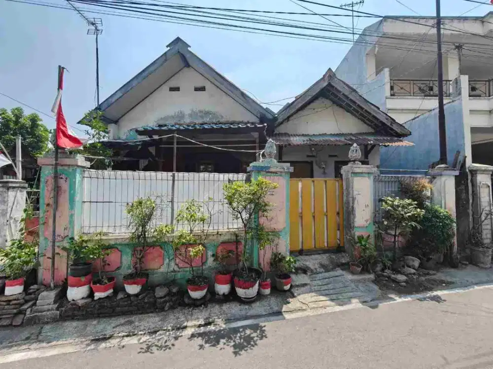 Rumah Lama Hitung Tanah di Tengah Kota Solo