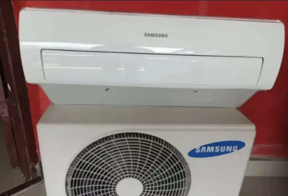 AC Samsung segitiga 1pk low watt