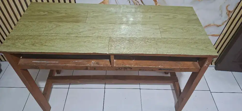 Meja Kayu Bekas Jualan