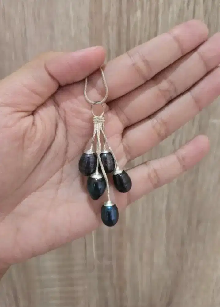 Kalung silver mutiara hitam