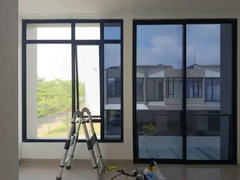 KACA FILM GEDUNG KACAFILM RUMAH STICKER SANDBLASTING STIKER ONEWAY DLL