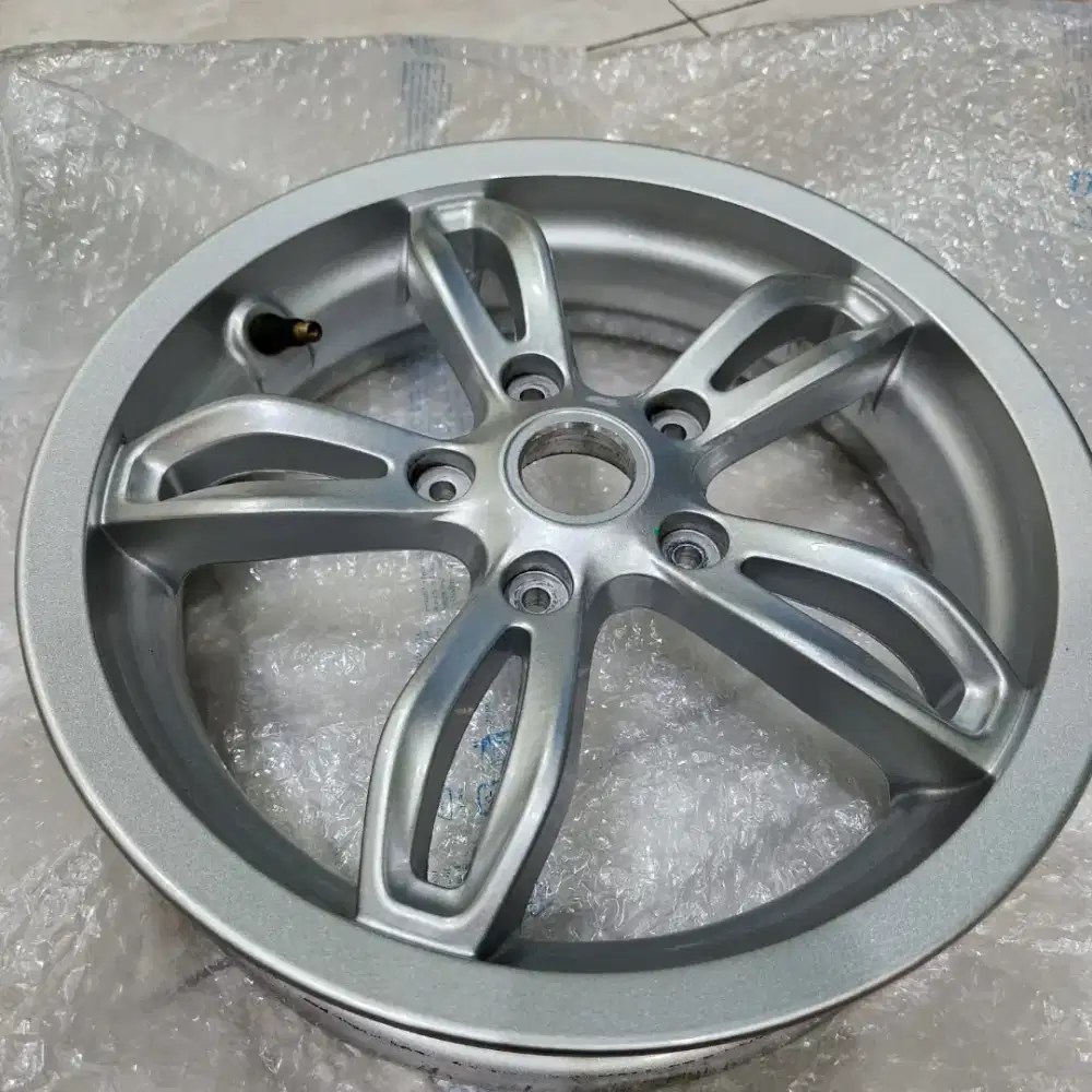 Di jual velg vespa primavera iget abs thn 2019