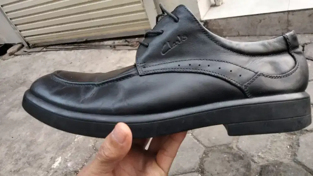 sepatu original 'clarks'