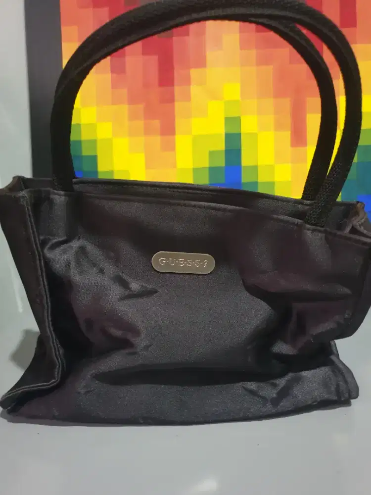 Tas Wanita Guess