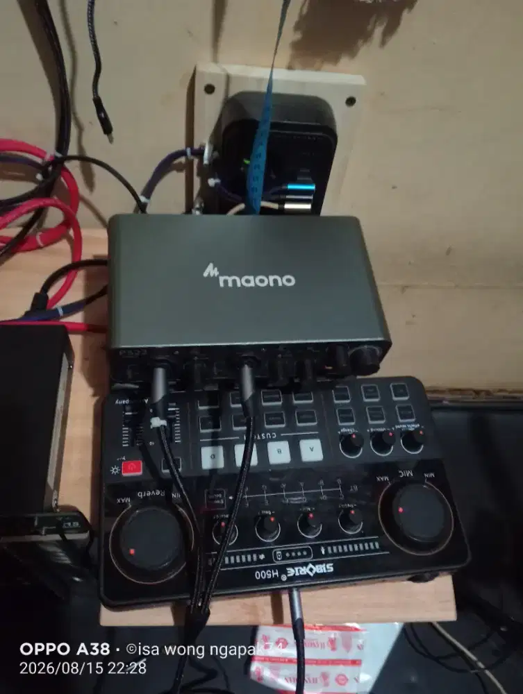 alat live straming interface maono ps 22 +souncard siborie h 500