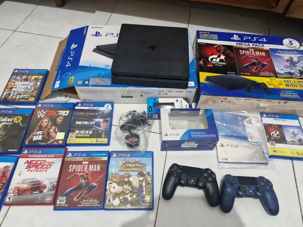 Playstation PS4 Slim 1 TB Megapack Original collector